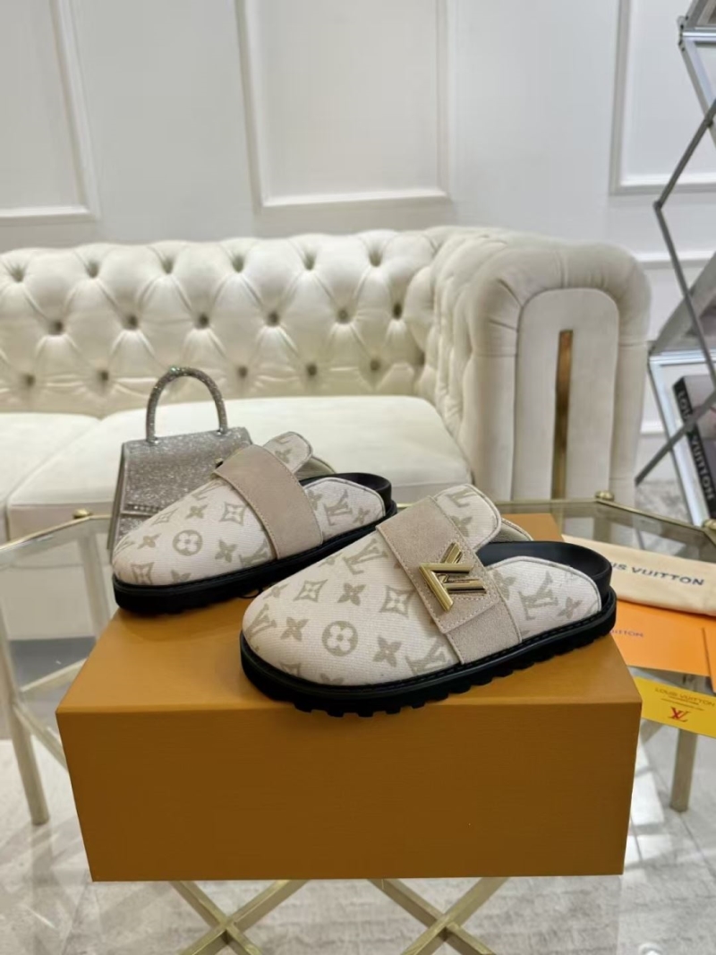 l0vis Vvtt0n slippers